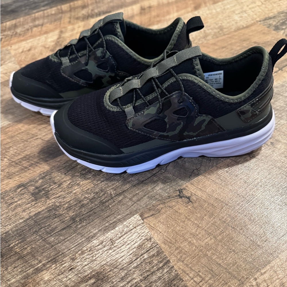 Athletic Works Kids Black and Green Sneakers